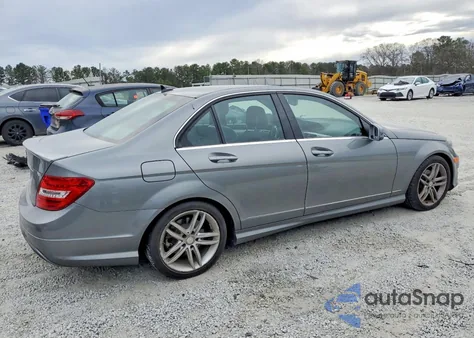 2013 Mercedes-Benz C 250 from USA, damaged, VIN WDDGF4HB5DR293430